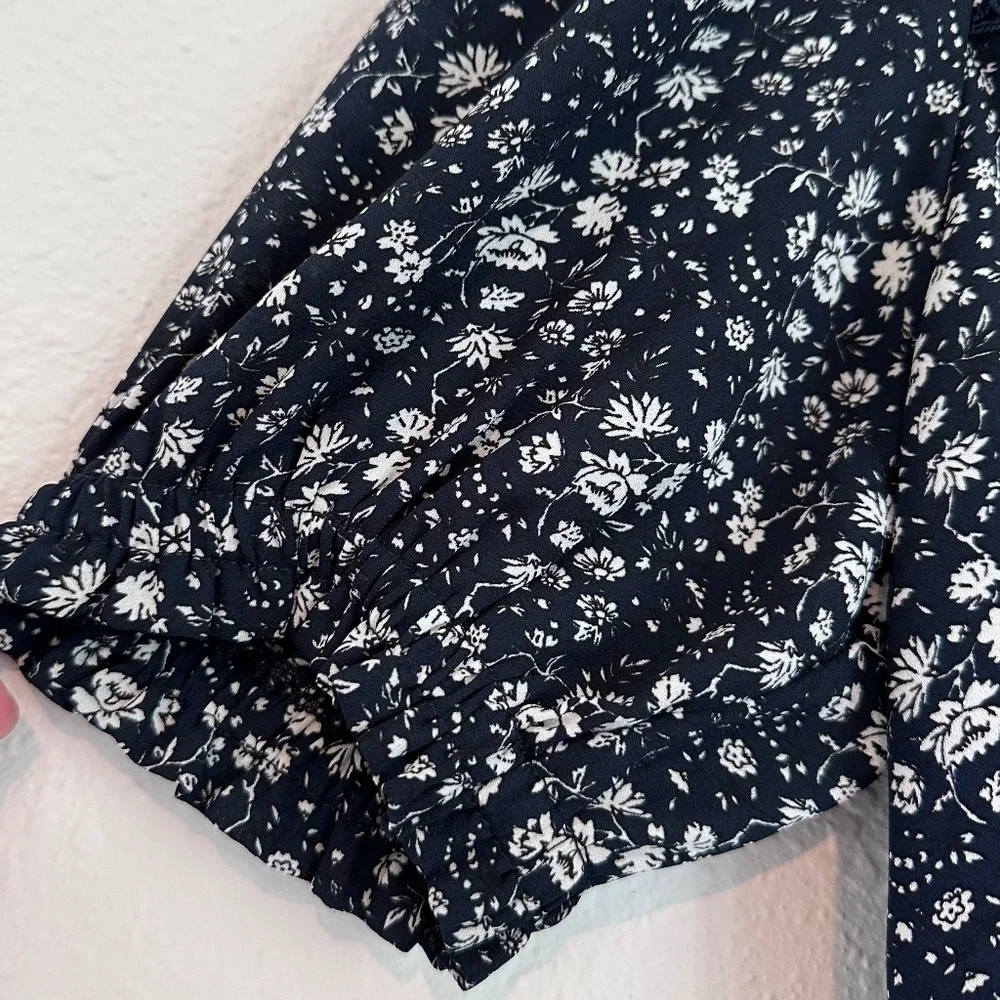 Ann Taylor LOFT Floral Puff Sleeve, Size Medium - Picture 9 of 9
